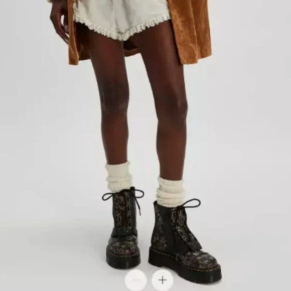 DR. MARTENS SINCLAIR DECAYED ROSES LEATHER PLATFORM BOOTS MSRP$280 Most Beloved - Picture 7 of 16